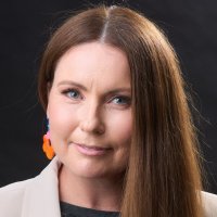 Clarissa Rayward Landscape Headshot